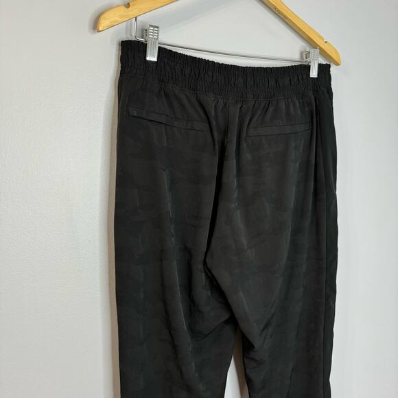 Athleta Brooklyn Textured Lined Jogger Black Camo 10Tall - Picture 5 of 11